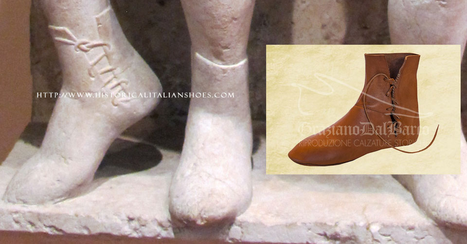 Replica shoes from the 13th century, model S113